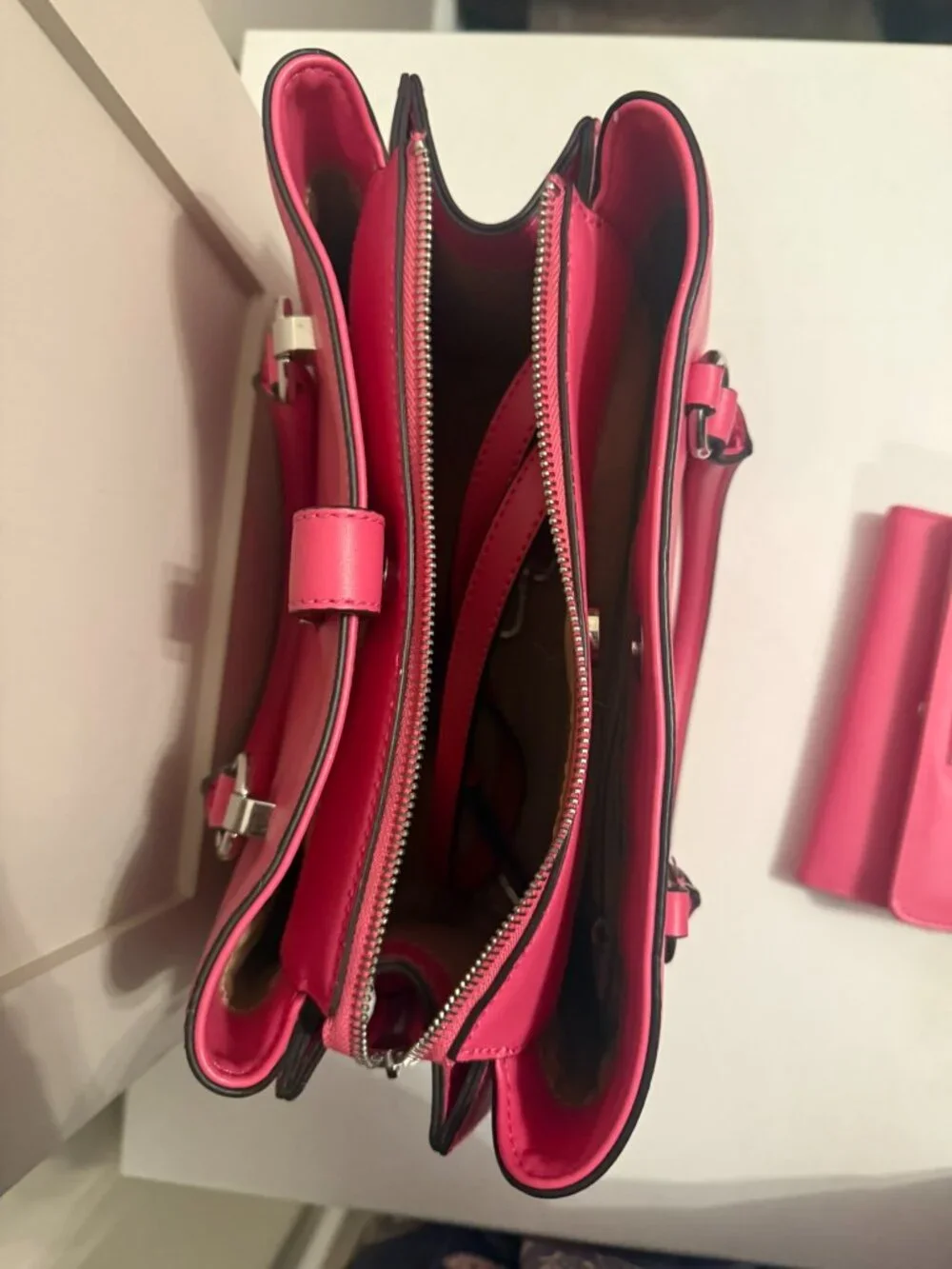 GUESS Hot Pink Tote Bag & Matching Wallet Set – Chic & Bold